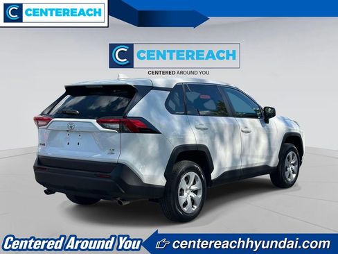 Used 2024 Toyota RAV4 LE AWD/4WD image 4