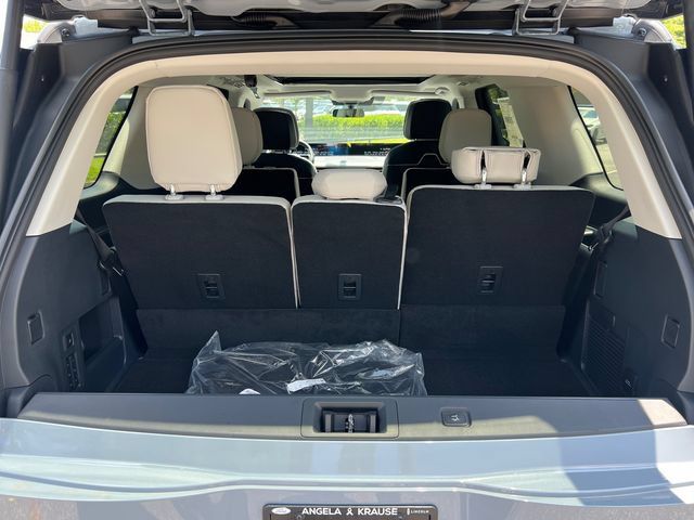New 2026 Lincoln Navigator Reserve AWD/4WD image 22