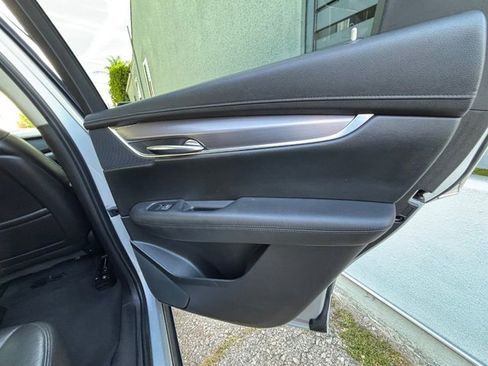 Used 2019 Cadillac XT5 Premium Luxury image 40