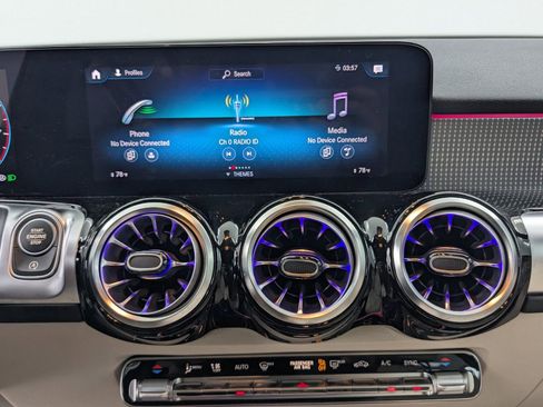 Used 2022 Mercedes-Benz GLB 250 4MATIC image 14