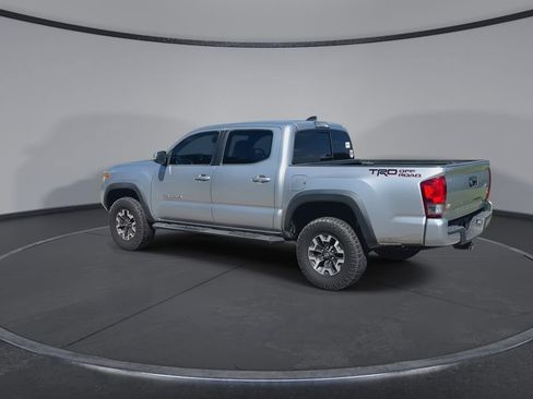 Used 2017 Toyota Tacoma TRD Off-Road w/ Premium & Technology Package RWD image 6