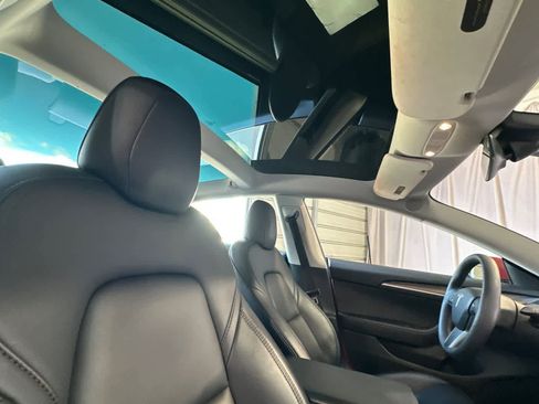 Used 2022 Tesla Model 3 image 17