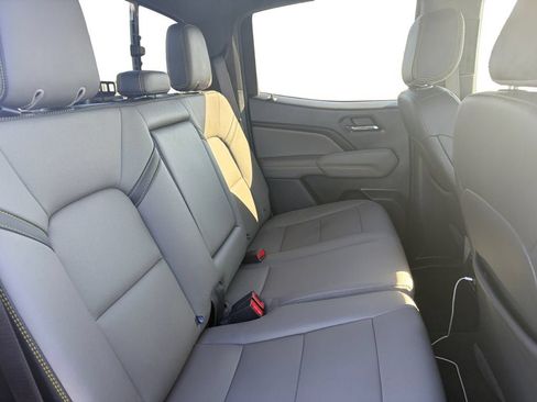 Certified 2025 Chevrolet Colorado ZR2 AWD/4WD image 18