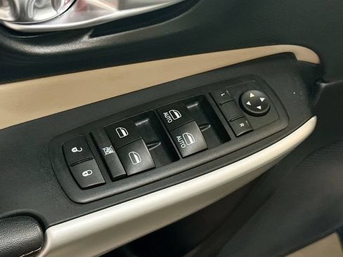 Used 2017 Jeep Cherokee Limited AWD/4WD image 17