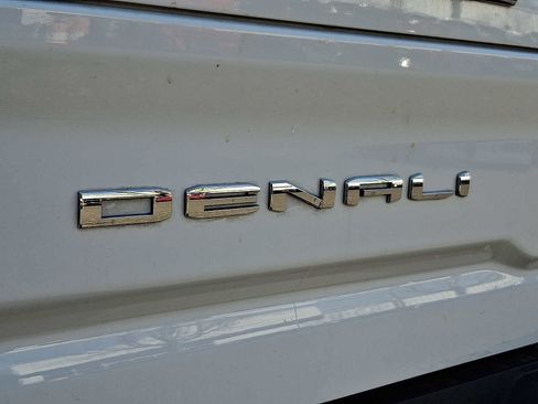 Used 2020 GMC Sierra 2500 Denali w/ Denali Ultimate Package image 8