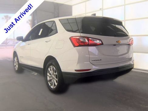 Used 2019 Chevrolet Equinox LS FWD image 4