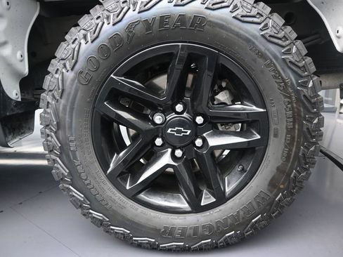 Used 2024 Chevrolet Silverado 1500 LT Trail Boss image 10