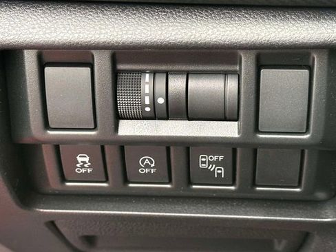 Used 2023 Subaru Crosstrek 2.0i Premium image 24