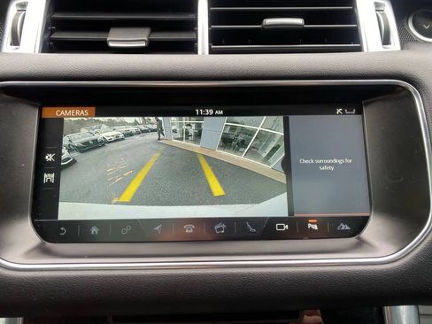 Used 2017 Land Rover Range Rover Sport HSE image 18