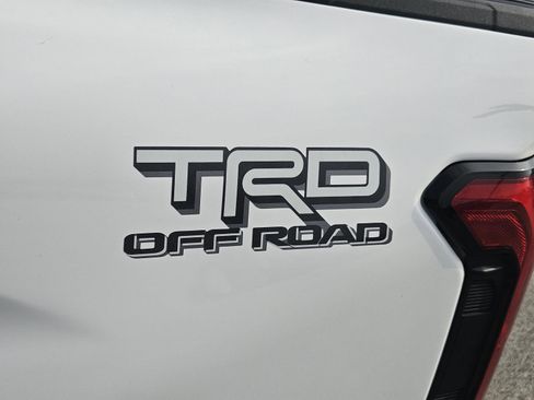 Used 2025 Toyota Tacoma TRD Off-Road w/ TRD Off Road Upgrade Package AWD/4WD image 7