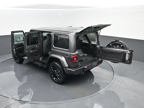 Used 2025 Jeep Wrangler Unlimited Sahara AWD/4WD image 27
