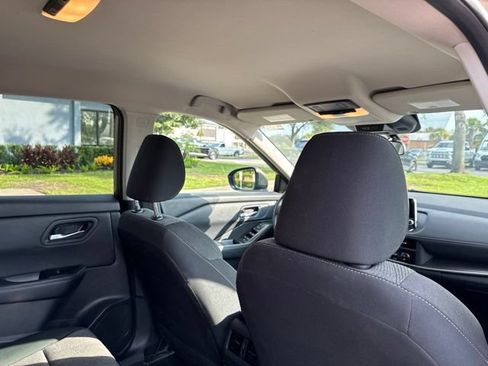 Used 2025 Nissan Rogue SV AWD/4WD image 15