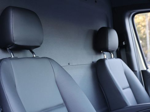 Used 2024 Mercedes-Benz eSprinter 170 Cargo image 31
