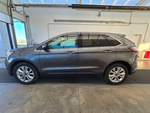 Used 2024 Ford Edge Titanium image 2