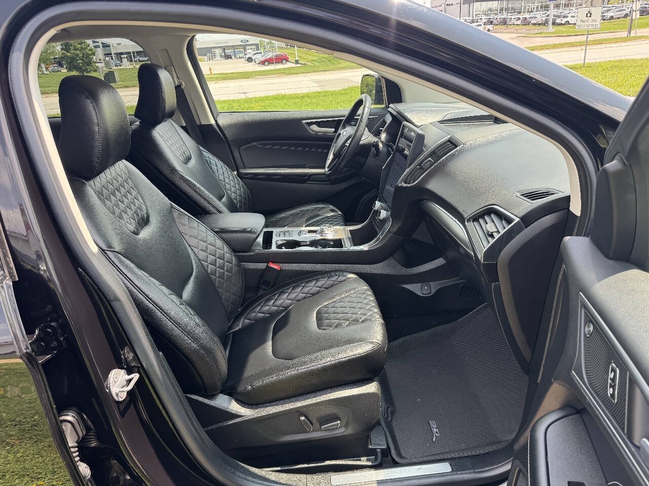 Used 2023 Ford Edge Titanium AWD/4WD image 14