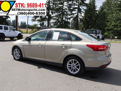Used 2016 Ford Focus SE FWD image 5