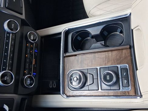 Used 2019 Ford Expedition Max Platinum AWD/4WD image 22
