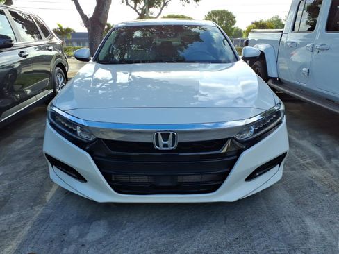Used 2018 Honda Accord EX image 2