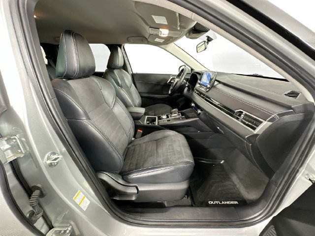 Used 2023 Mitsubishi Outlander SE AWD/4WD image 28