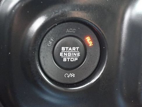 Used 2020 Jeep Wrangler Unlimited Sahara AWD/4WD image 26