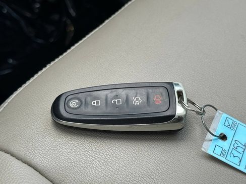 Used 2019 Ford Escape Titanium FWD image 35