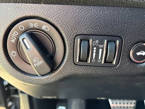Used 2019 Dodge Charger R/T w/ Driver Confidence Group RWD image 18