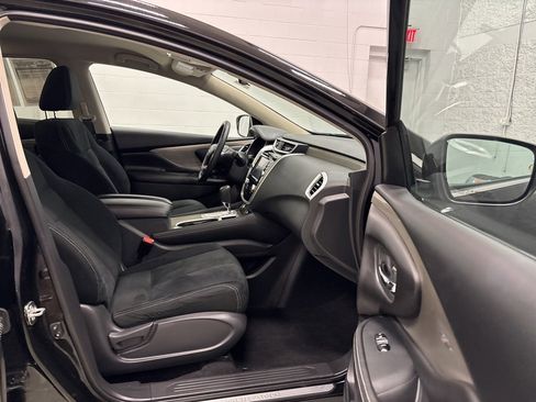 Used 2018 Nissan Murano S image 32