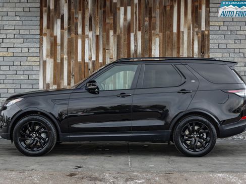 Used 2019 Land Rover Discovery SE image 3