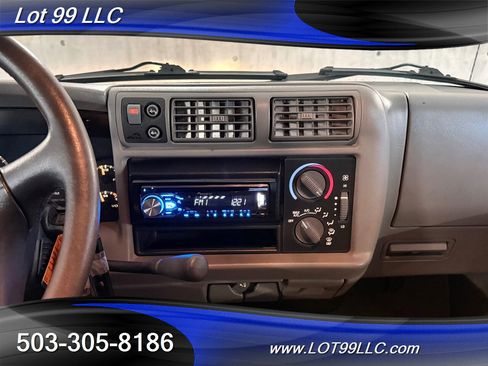 Used 1996 Chevrolet Blazer LT image 16