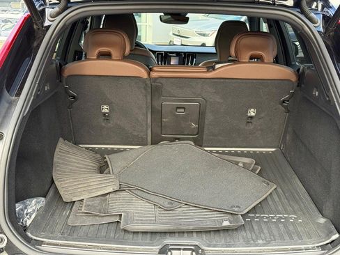 Certified 2024 Volvo XC60 B5 Plus w/ Protection Package Premier image 5