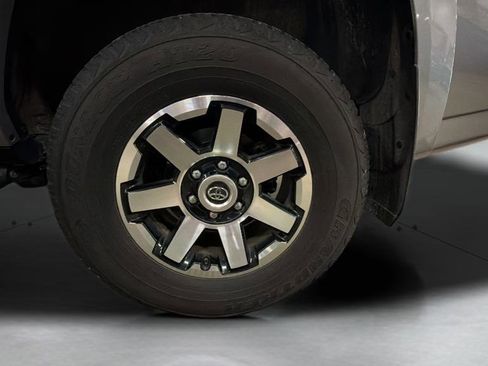 Used 2021 Toyota 4Runner TRD Off-Road Premium w/ Moonroof Package AWD/4WD image 28