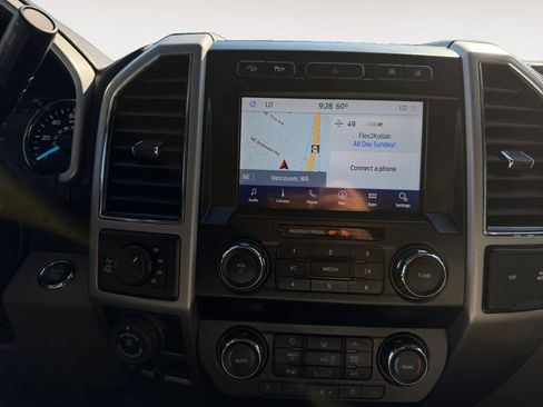 Used 2020 Ford F150 Lariat w/ Trailer Tow Package AWD/4WD image 15