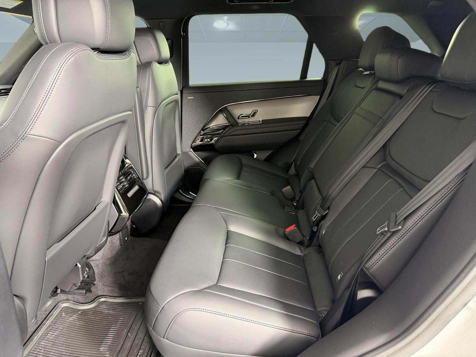 New 2026 Land Rover Range Rover Sport Dynamic SE AWD/4WD image 24