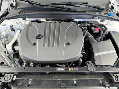 New 2026 Volvo V60 B5 Cross Country Ultra w/ Protection Package Premier image 31