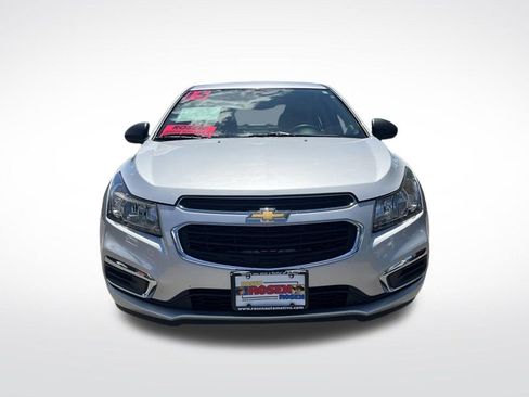 Used 2015 Chevrolet Cruze LS FWD image 2