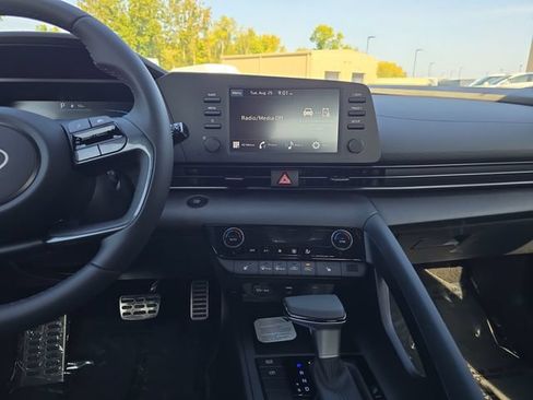 New 2026 Hyundai Elantra SEL Sport FWD image 20