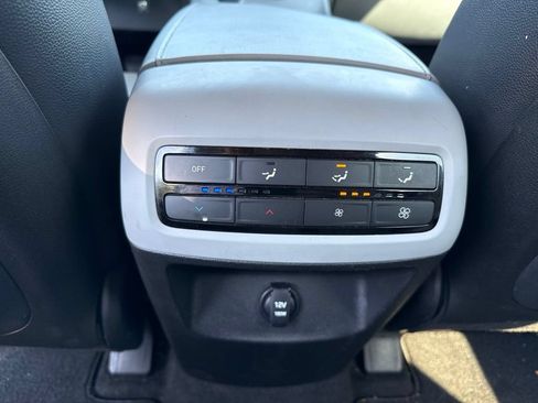 Used 2021 Hyundai Palisade SE FWD image 16