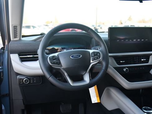 Used 2026 Ford Explorer Active w/ Active Comfort Package image 12