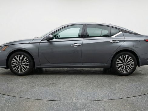Used 2025 Nissan Altima 2.5 SV image 5