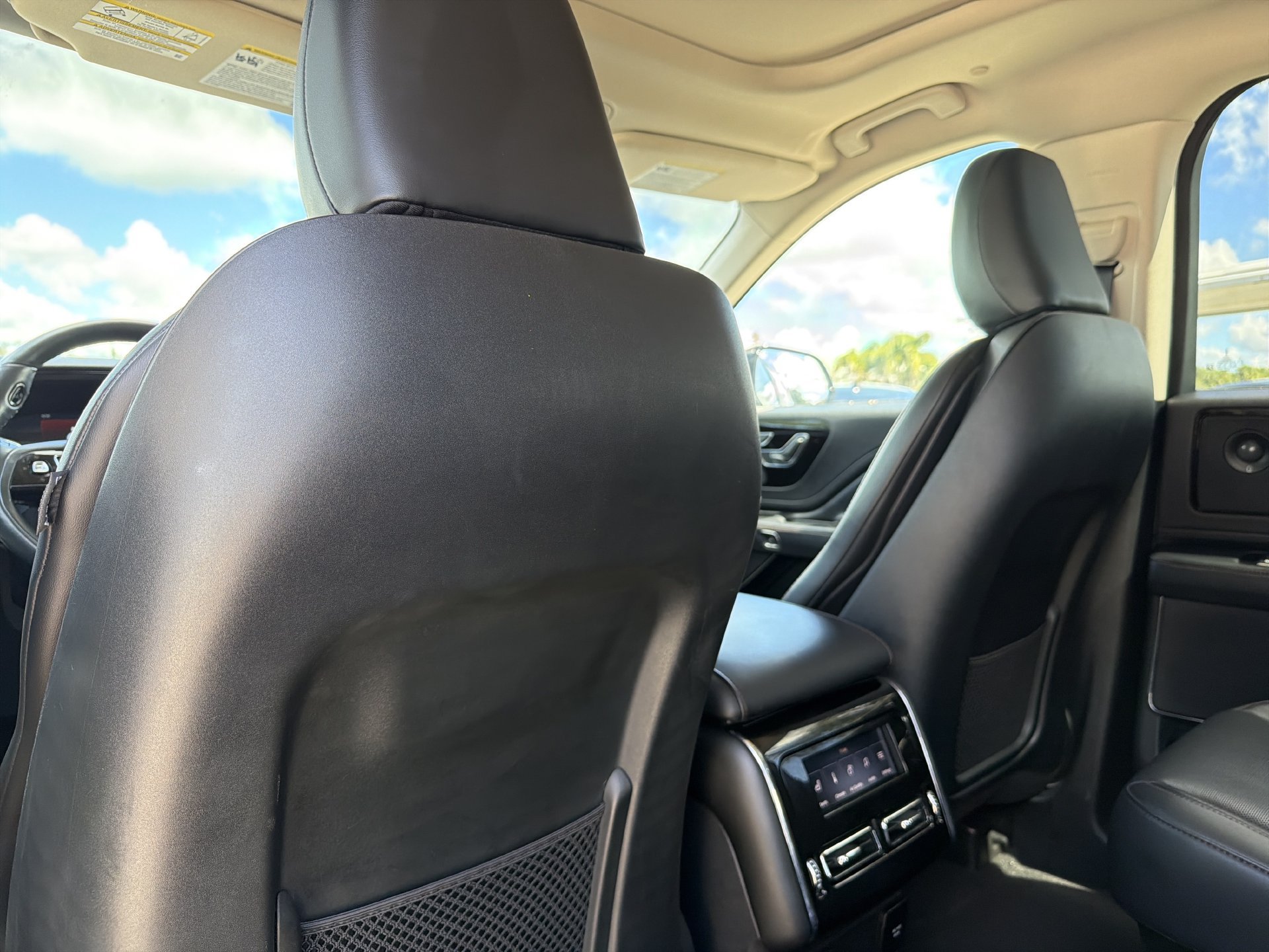 Used 2021 Lincoln Aviator Reserve w/ Equipment Group 201A AWD/4WD image 17