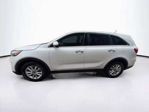 Used 2019 Kia Sorento AWD V6 image 4