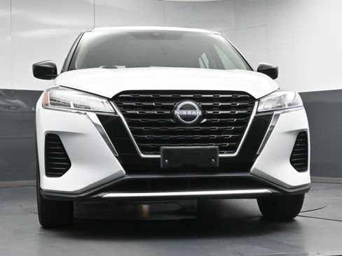 Used 2023 Nissan Kicks S image 19