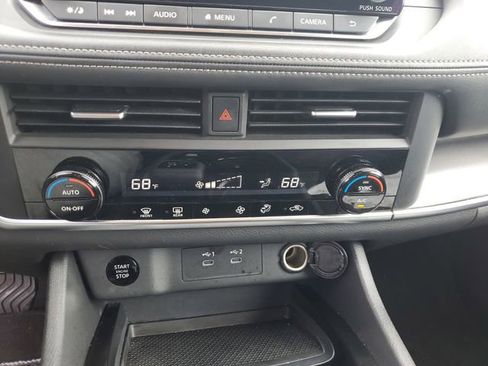 Used 2025 Nissan Rogue SV image 20