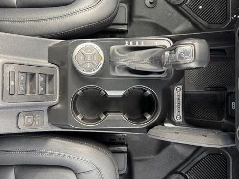 Used 2025 Ford Bronco Badlands image 22