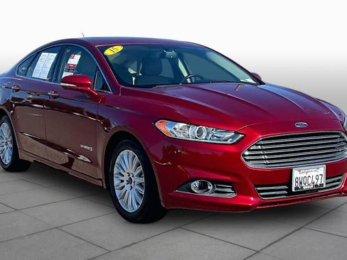 Used 2015 Ford Fusion SE w/ Equipment Group 502A FWD image 2