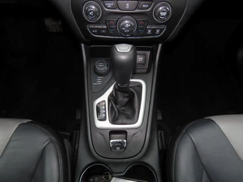 Used 2014 Jeep Cherokee Limited w/ Technology Group image 26