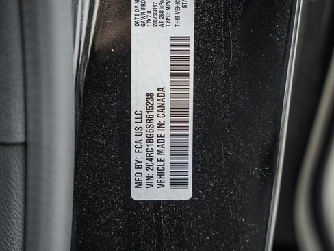 New 2025 Chrysler Pacifica Select image 34