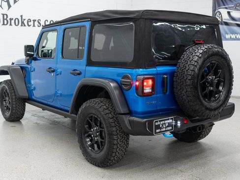Used 2024 Jeep Wrangler Unlimited AWD/4WD image 36