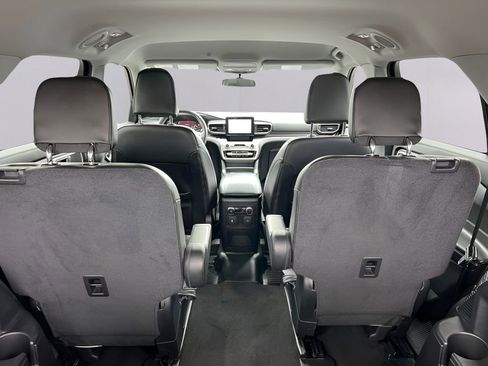 Used 2022 Ford Explorer XLT w/ Equipment Group 202A image 17