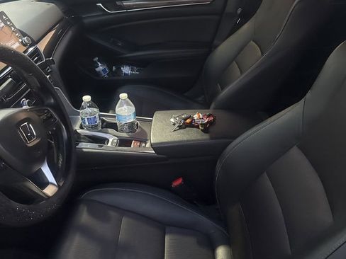 Used 2020 Honda Accord Sport image 3